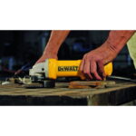 DeWALT ugaona kutna brusilica DWE4237-QS 1400W-125mm