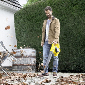 LBL_2_terrace_leaves_app_01_CI15502x502 Karcher aku duvač za lišće LBL 2 BATTERY SET