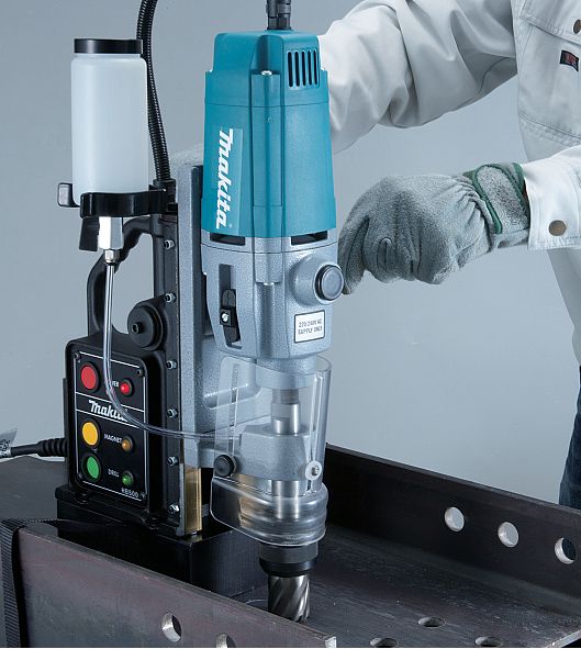 Makita magnetna bušilica HB500
