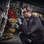 DeWALT aku udarni odvijač XR BRUSHLESS DCF899N-XJ 18V 950Nm