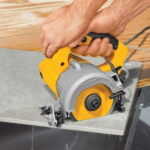 DeWALT dijamantski ručni cirkular za keramiku DWC410 1300W-110mm