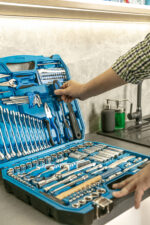 HOEGERT 131-dijelni set alata za domaćinstvo i radionicu 1/4", 3/8", 1/2" HT1R439
