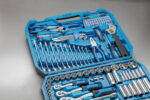 HOEGERT 131-dijelni set alata za domaćinstvo i radionicu 1/4", 3/8", 1/2" HT1R439
