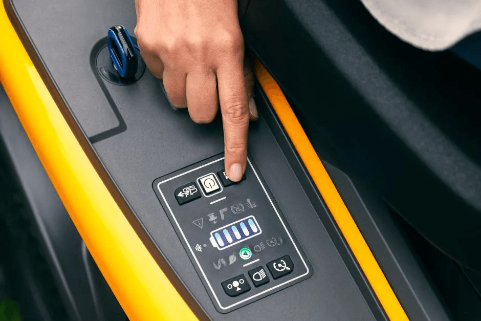 Stiga aku traktor kosačica kosilica Swift 372e