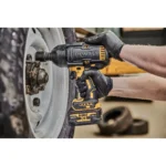 DeWalt aku udarni odvijač 18V 1/2"1355/1898Nm M30 u TSTAK koferu - Solo