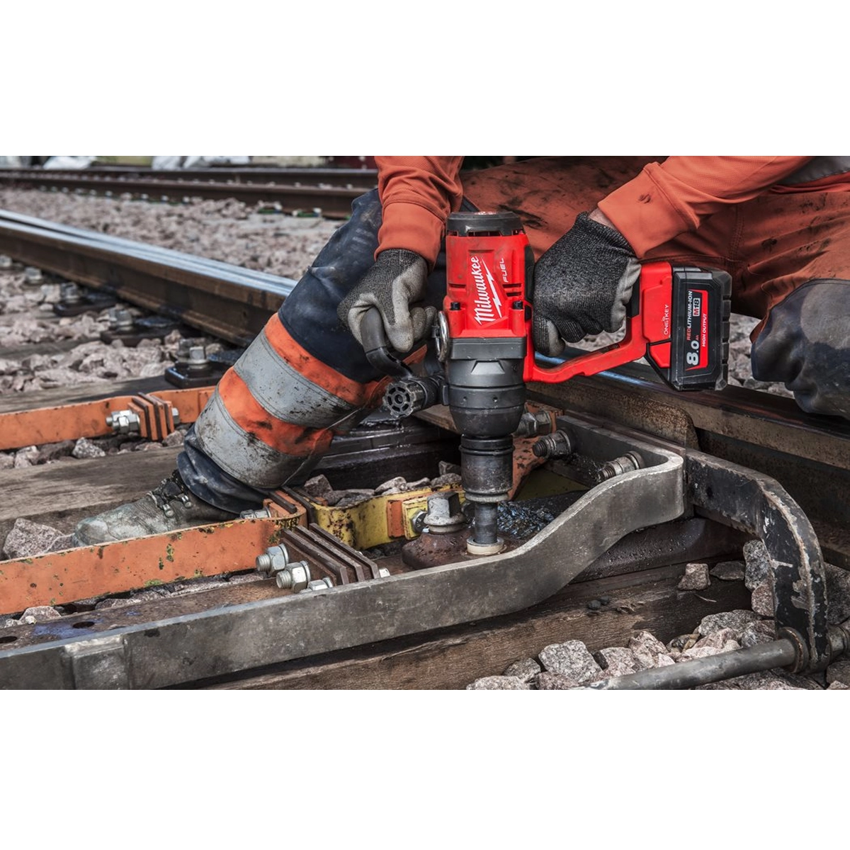Milwaukee aku udarni odvijač M18 ONEFHIWF1-802X 1" 2400 Nm sa koferom Kit
