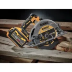 DeWALT aku ručna kružna pila cirkular FLEXVOLT DCS573NT - Solo