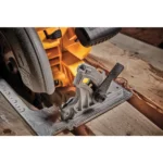 DeWALT aku ručna kružna pila cirkular FLEXVOLT DCS573NT - Solo
