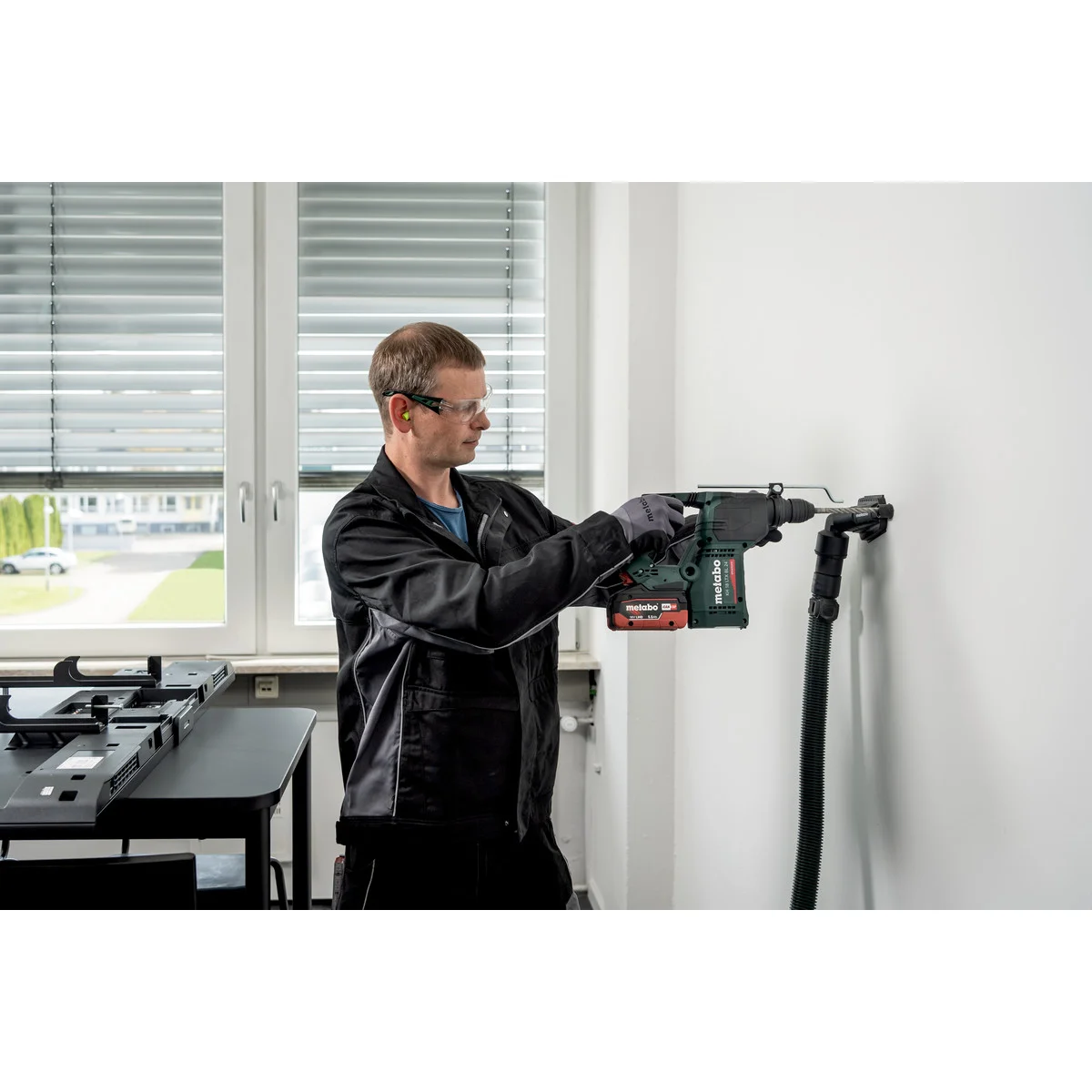 Metabo aku udarni čekić bušilica SDS PLUS KH 18 LTX BL 24 - Solo