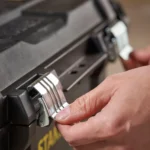 Stanley kofer za alat sa metalnom bravom i točkovima STST1-80150