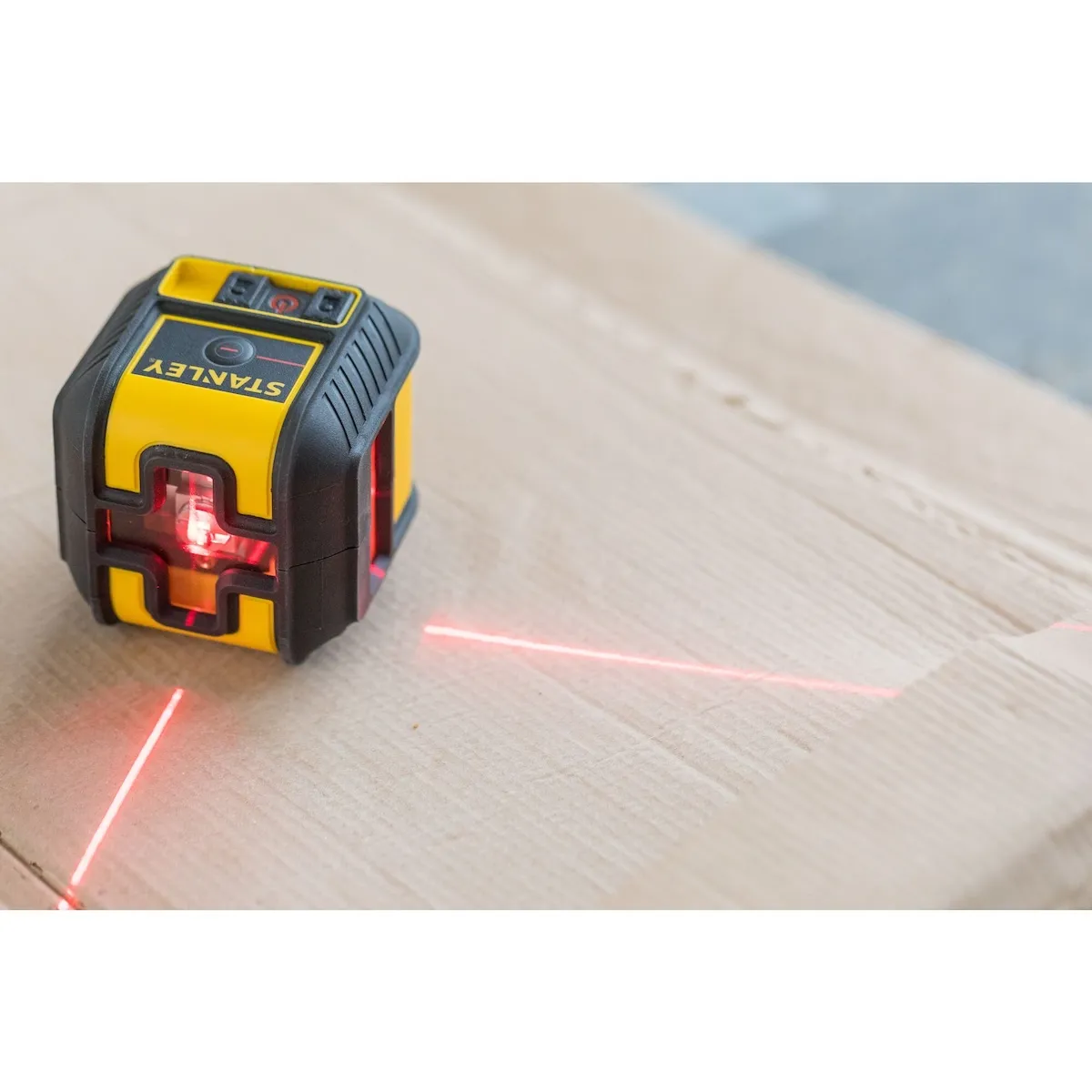 Stanley laserski nivelir zeleni 16 m STHT77592-1 (Kopiraj)